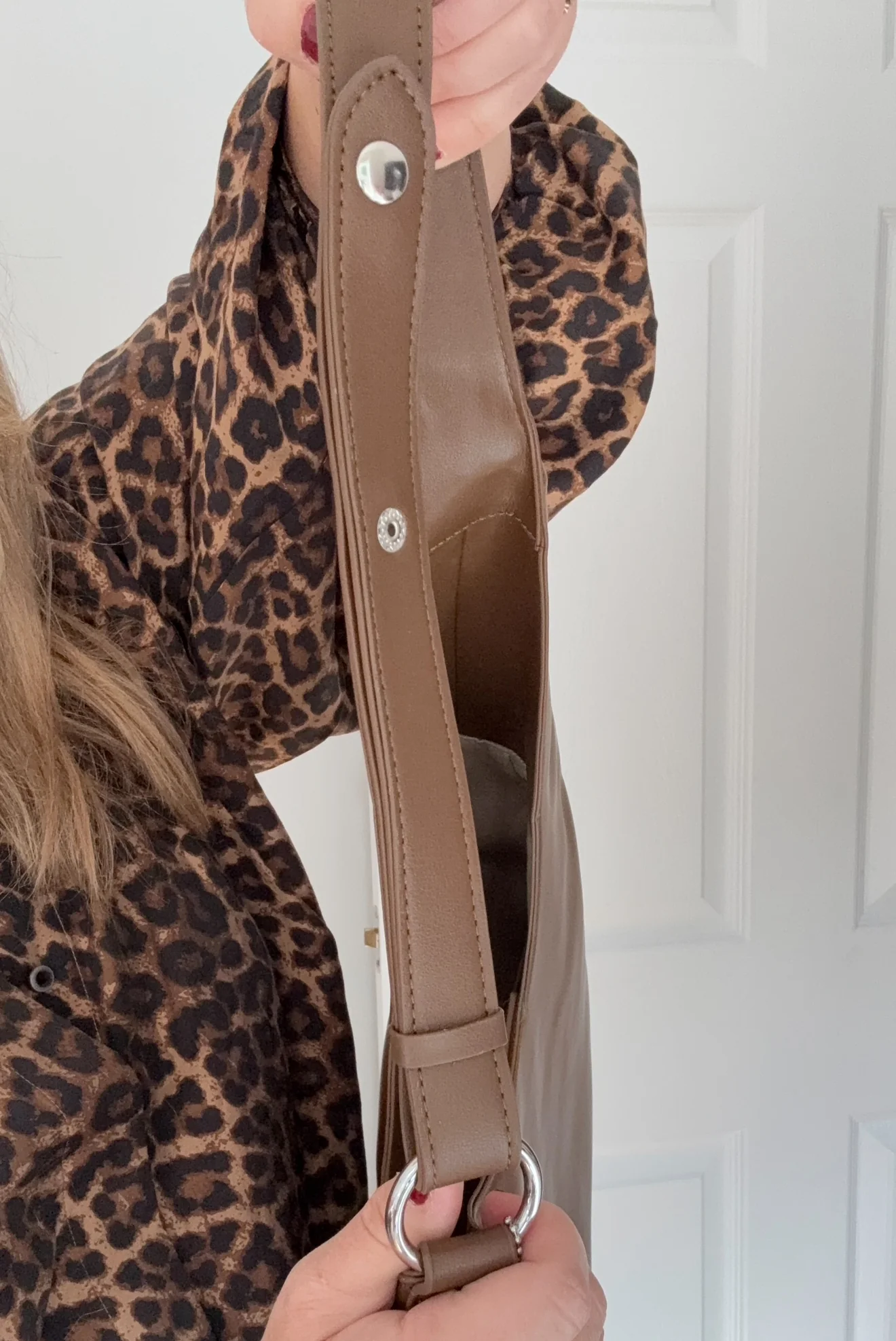 Brown Leather Curved Shoulder Bag - Image 2
